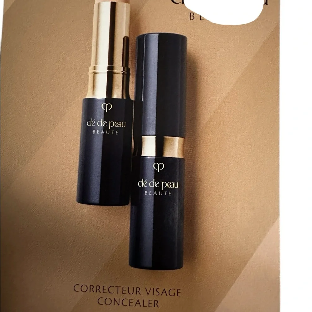 Cle De Peau Cosmetic Pouch with 5 samples 3x Lotions Serum & Concealer